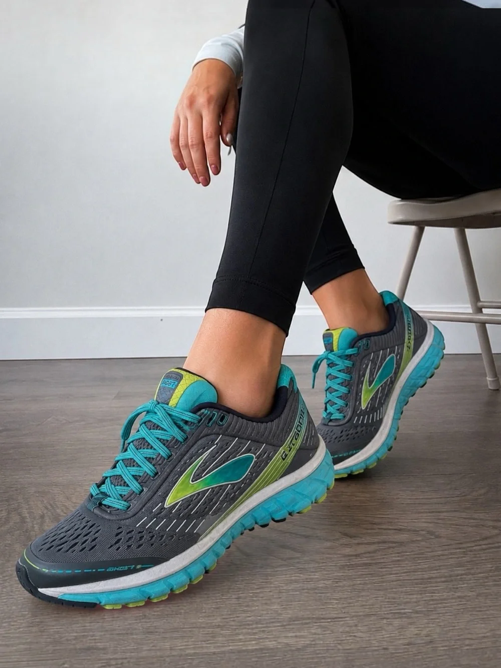 BROOKS Ghost 9 Grey Turquoise Running Athletic Sneakers 1202251B151 Women’s 8.5